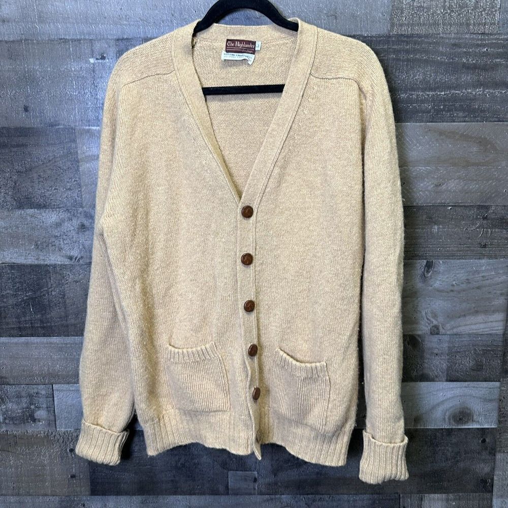 The Highlander San Diego VTG Men’s Large Cardigan Camel Lambswool Elbow Patches